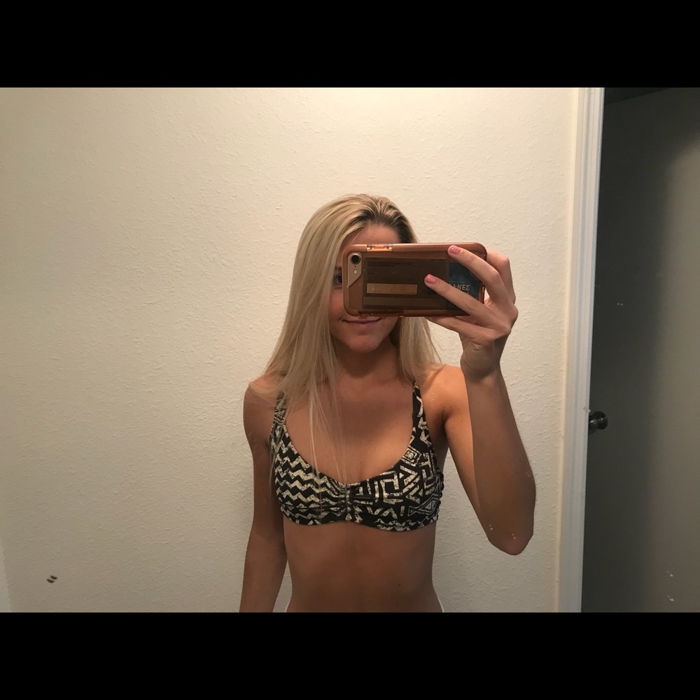 Billabong bikini top